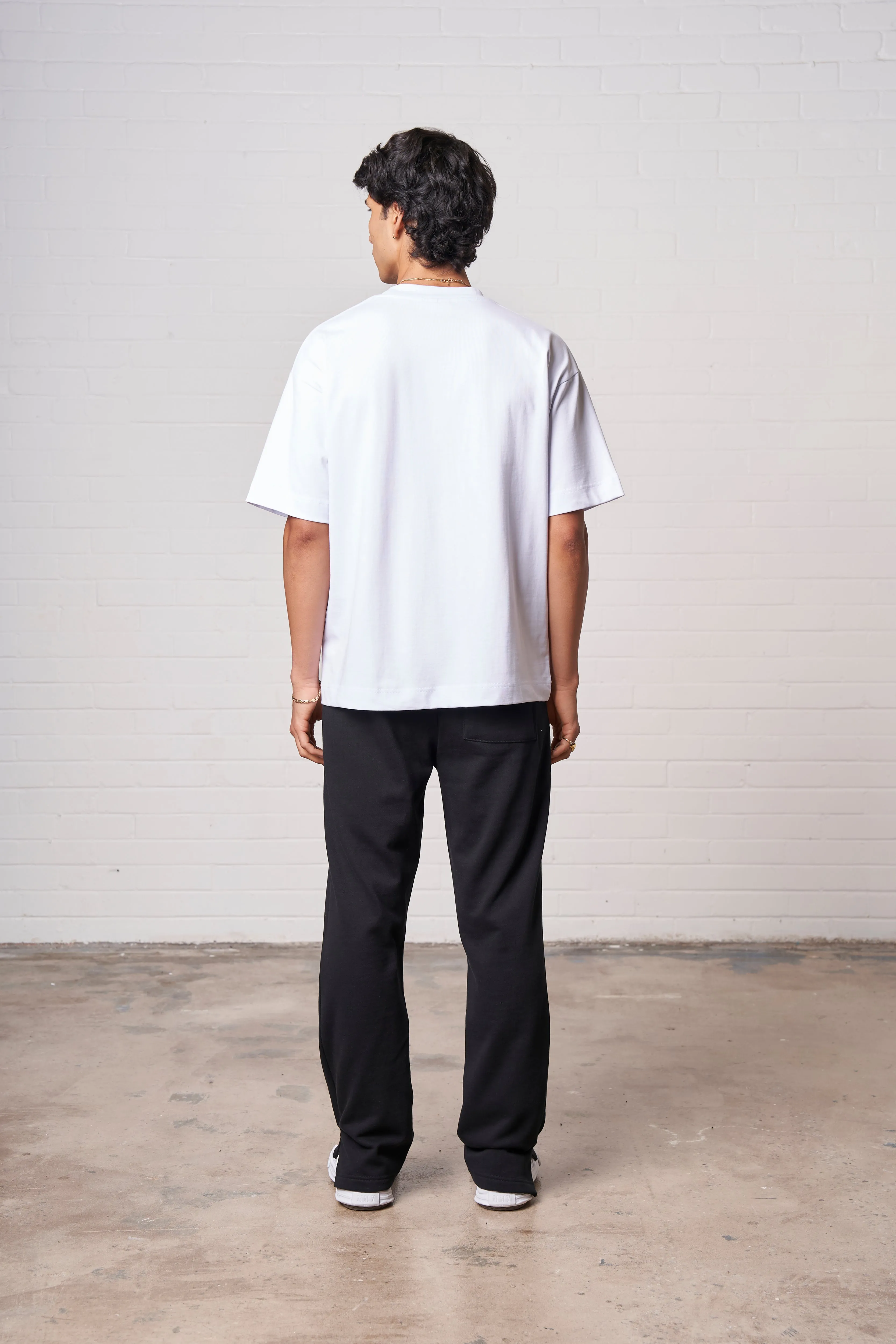 APPLIQUE EMBLEM T-SHIRT - WHITE