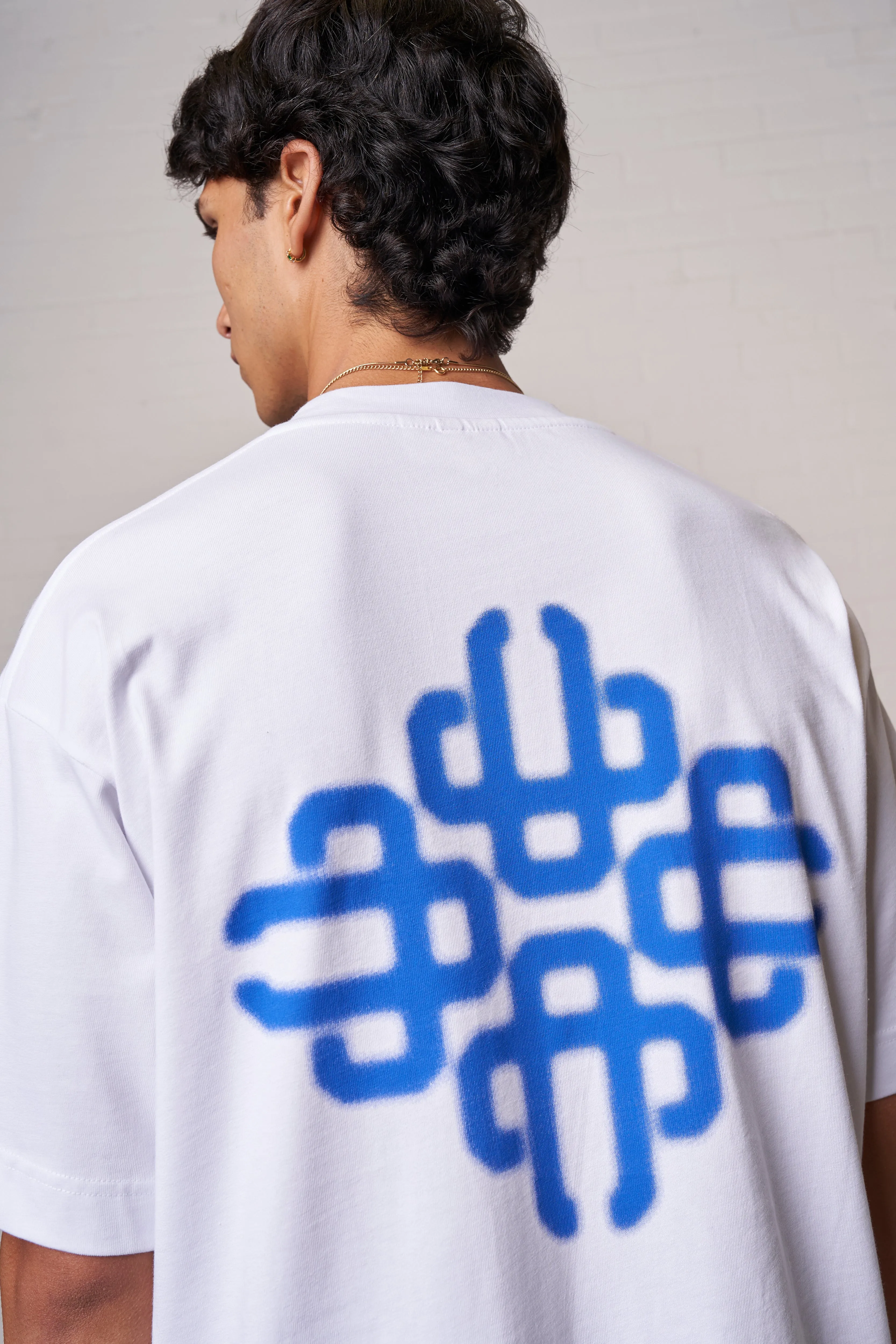 BLURRED GRAPHIC EMBLEM T-SHIRT - COBALT