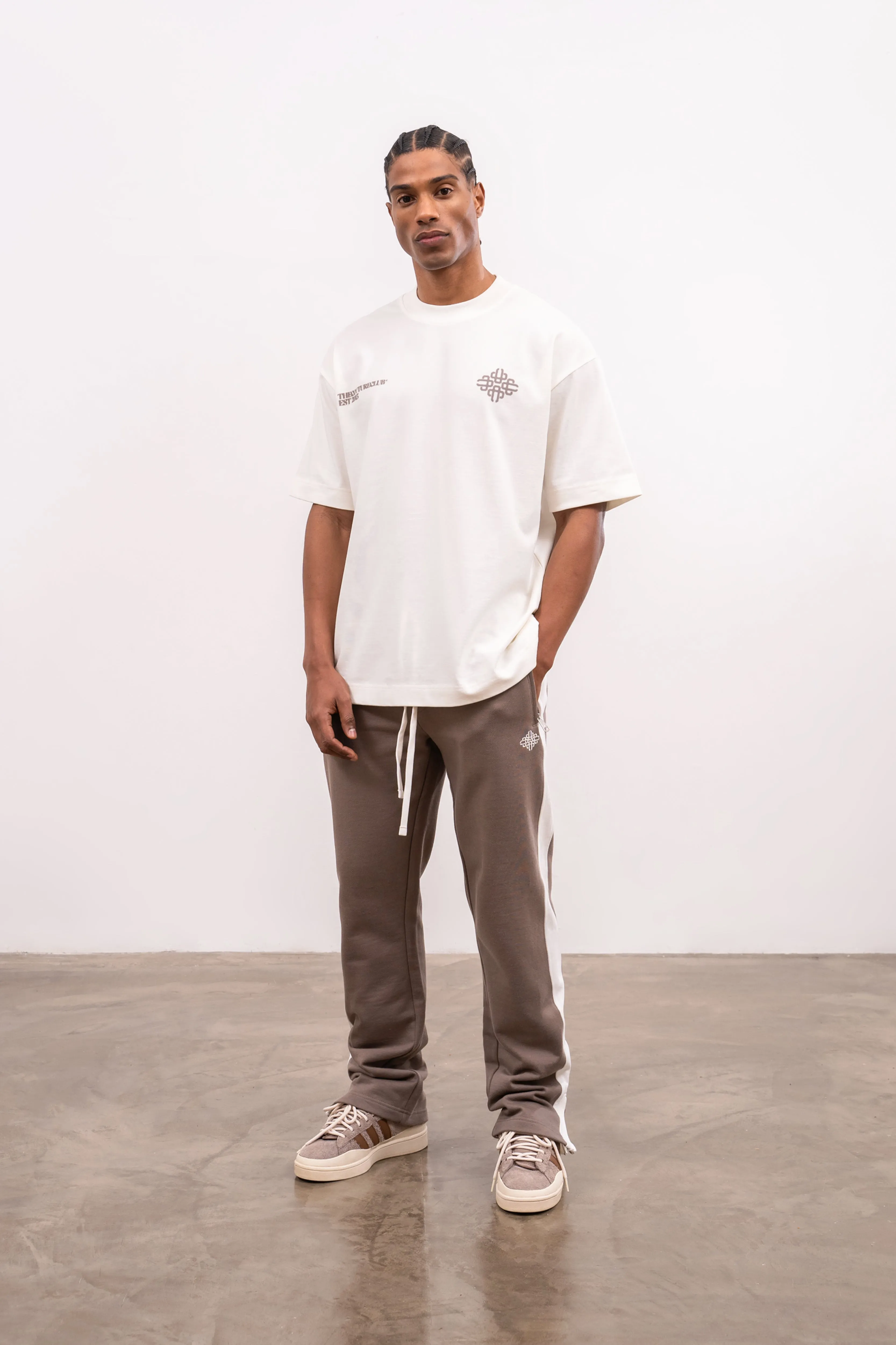 BLURRED GRAPHIC EMBLEM T-SHIRT - OFF WHITE