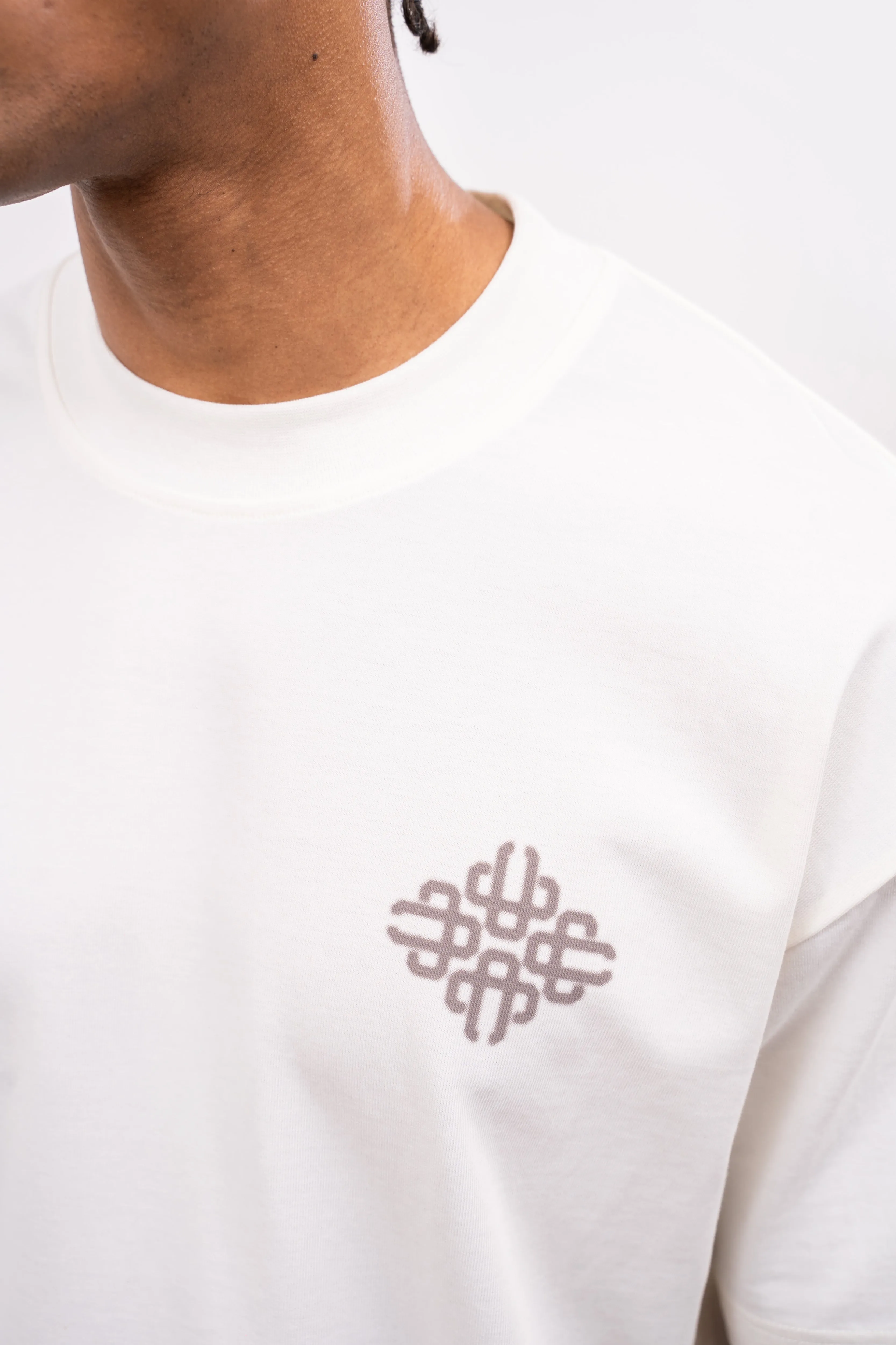 BLURRED GRAPHIC EMBLEM T-SHIRT - OFF WHITE