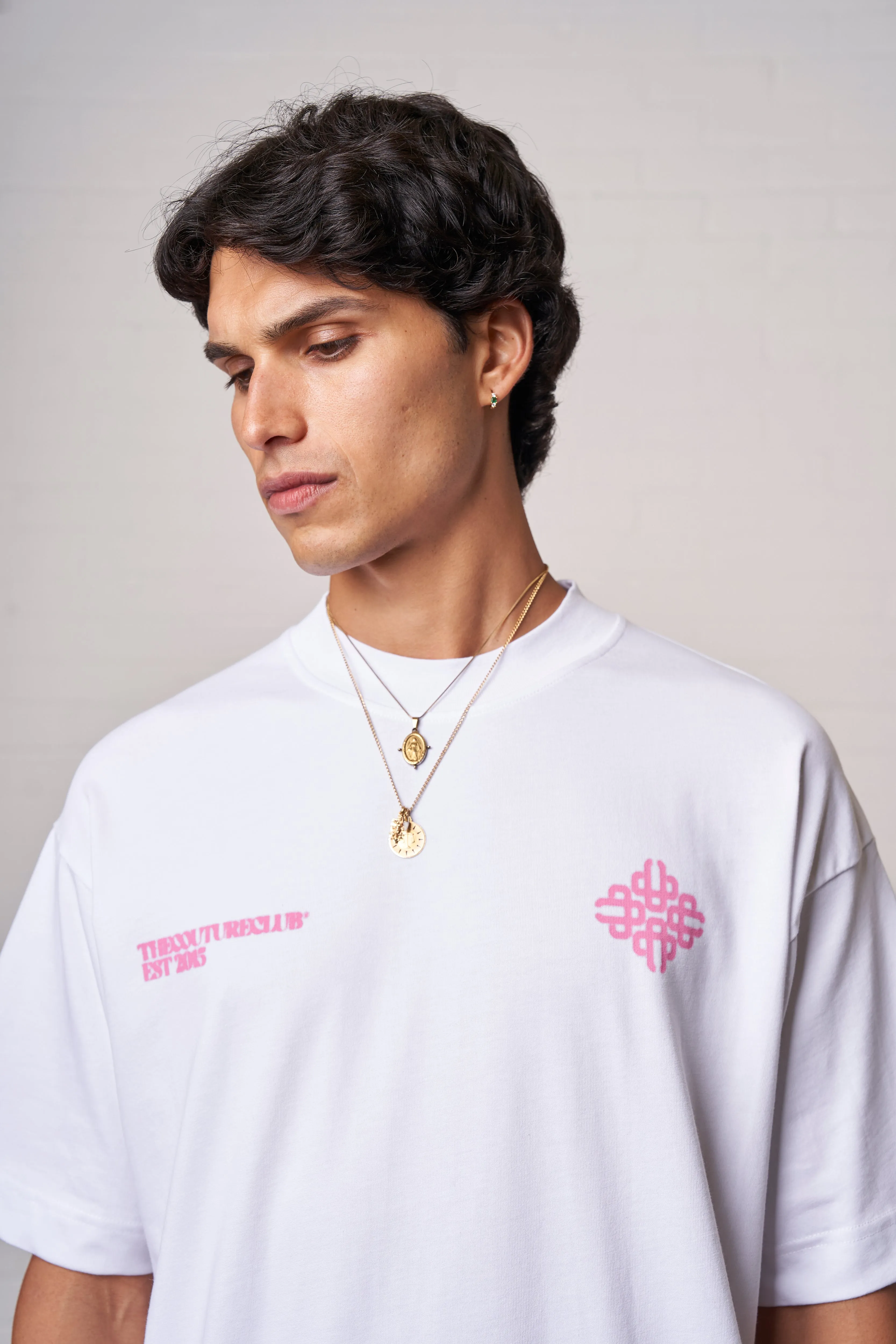 BLURRED GRAPHIC EMBLEM T-SHIRT - PINK