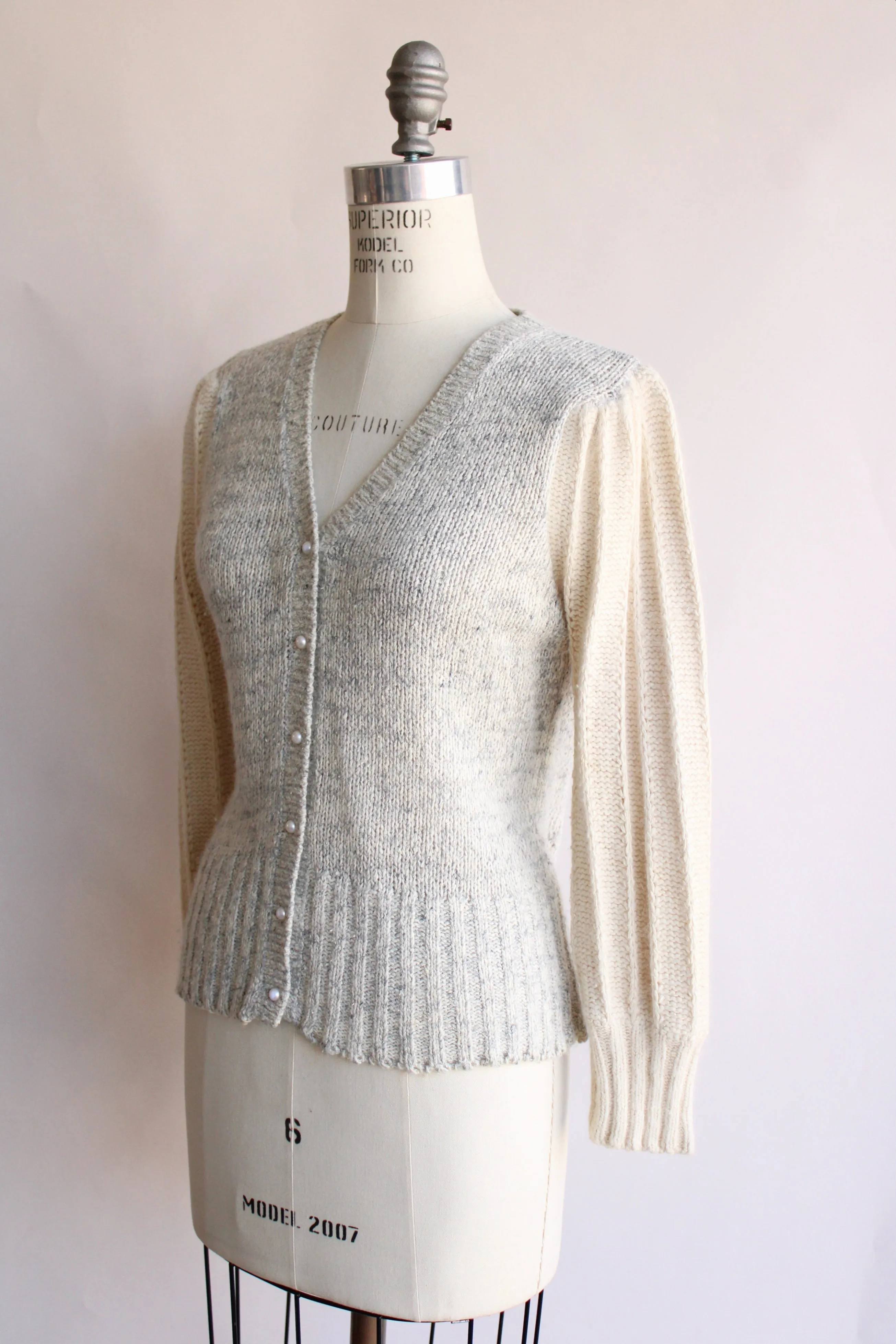 Vintage 1980s Gray and Cream Sweater